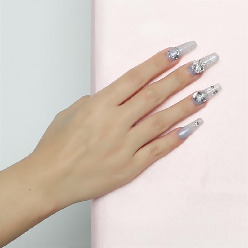 Uñas postizas azul hielo con purpurina, copo de nieve 3D y perlas | Largas - Image 3