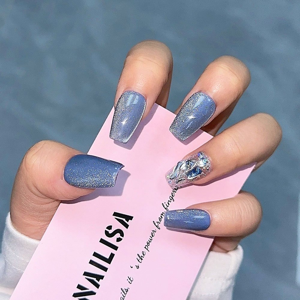 Unghie press-on blu sale marino glitter con texture ghiaccio tritato e perle | Lunghe - Image 2